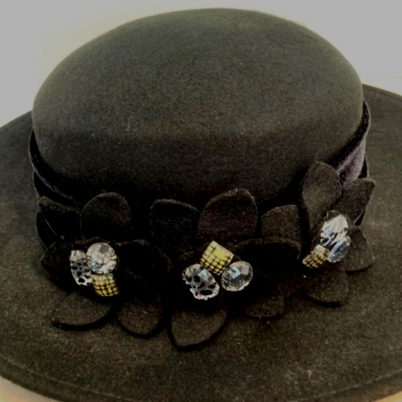 Cappelli wool hat embellishments - Picture 2 of 9
